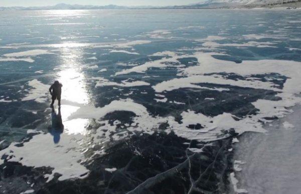 Baykal Gölü'nü patenle geçen 76 yaşındaki nine