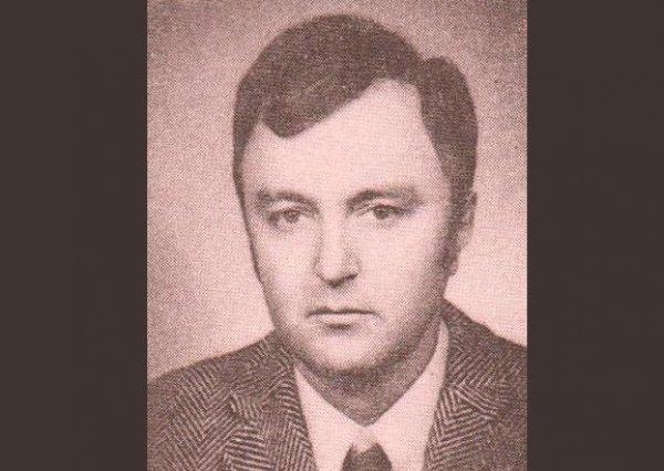 Engin Geçtan kimdir