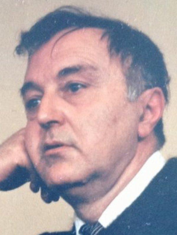 Engin Geçtan kimdir