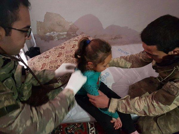 TSK'dan Afrin'de sivillere sağlık desteği