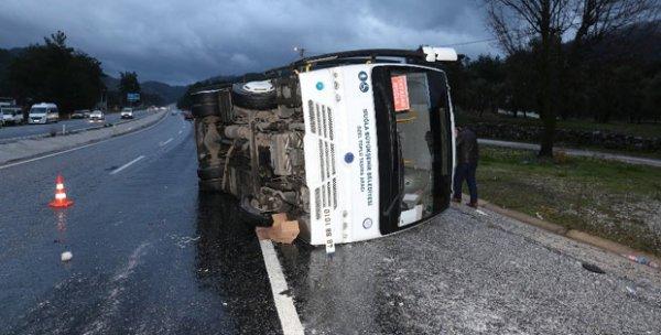 Muğla'da minibüs devrildi: 5 yaralı