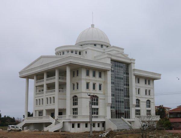 Marmaraereğlisi'nin yeni belediye binası