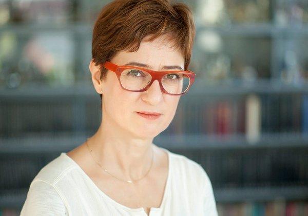 Ayfer Tunç’tan yeni roman: Âşıklar Delidir ya da Yazı Tura