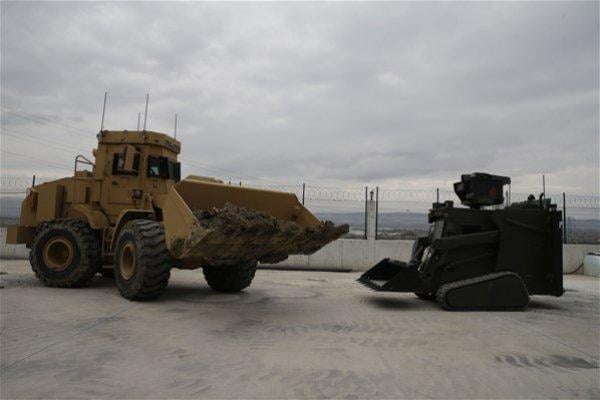 İnsansız iş makineleri Afrin'de