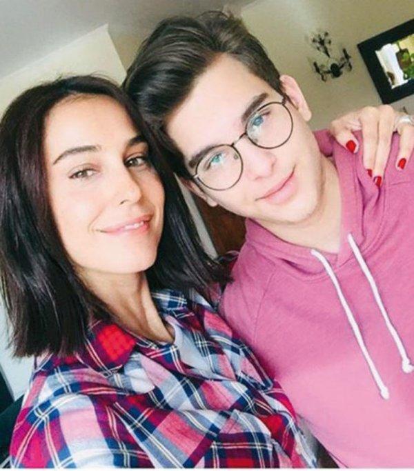 Mehmet Aslantuğ'un oğlu babasının izinde