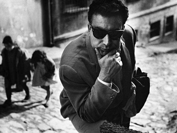 İnsan evrende gövdesi kadar değil yüreği kadar yer kaplar