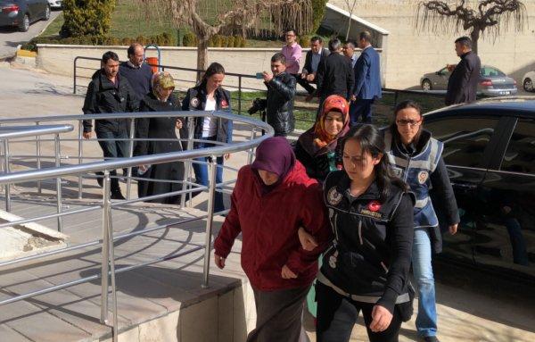 Karaman'da FETÖ'nün mahrem kadın imamları tutuklandı