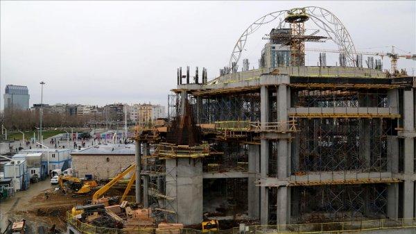 Taksim Camii'nin ana kubbesinin yapımına başlandı