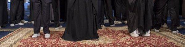 Veliaht Selman Sisi'ye namaz kıldırdı