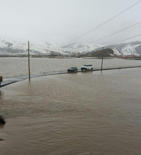 Çaldıran Ovası göle döndü