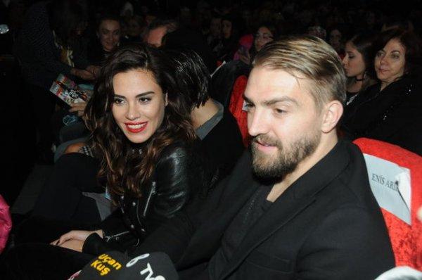 Demet Akalın: Şükran Ovalı'nın bebeği düşebilir