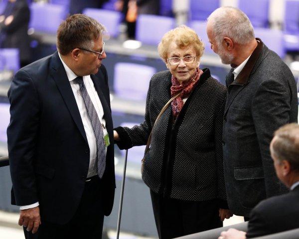 Merkel dördüncü kez Şansölye seçildi