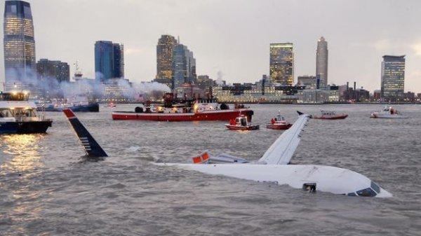 155 kişiyi nehre indiren pilot: Sully