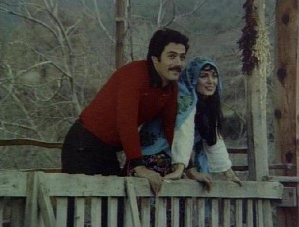 Bir Yeşilçam klasiği: Selvi Boylum Al Yazmalım