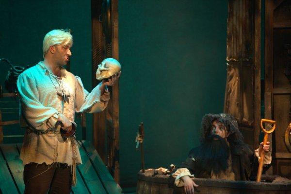 İntikam duygusunu derinlemesine işleyen oyun: Hamlet