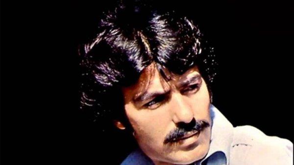 Romancı Ferdi Tayfur’u saygı ile selamlıyoruz