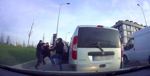 Yol verme kavgası kamerada