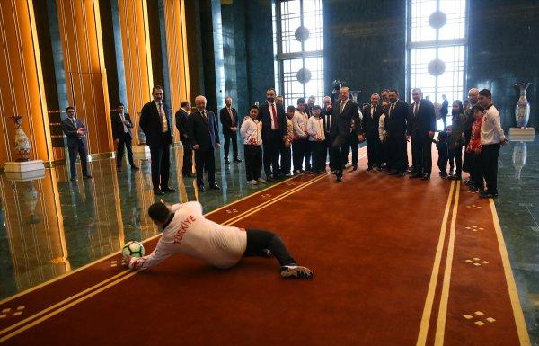 Cumhurbaşkanı down sendromlu sporcuları kabul etti