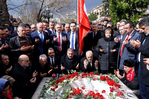 Muhsin Yazıcıoğlu mezarı başında anıldı