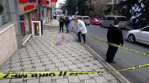 Kafasına mermer düşen futbolcu, hayatını kaybetti