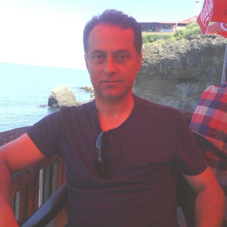 Kafasına mermer düşen futbolcu, hayatını kaybetti