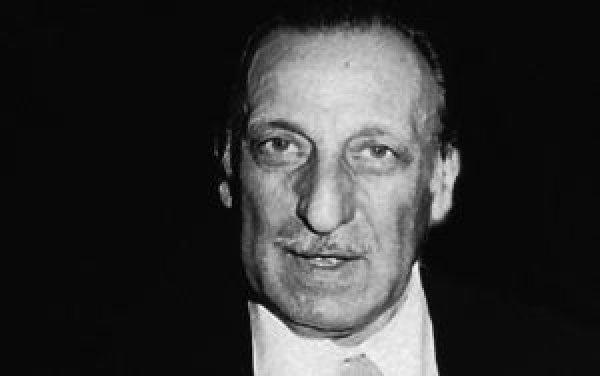 Ünlü 10 eser ve yazarıyla Türk tiyatrosu