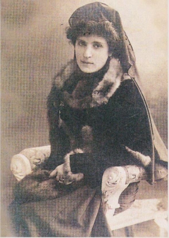 Şair Nigar Hanım ve şiirleri