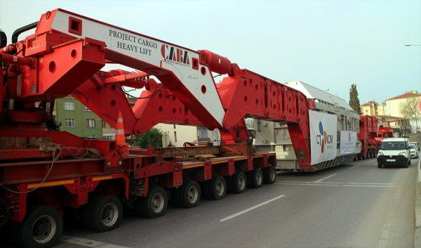 'Dev trafo' kara yoluyla taşındı