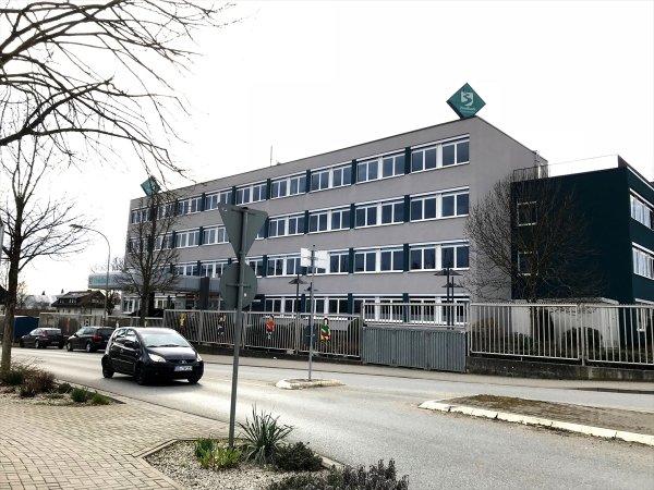 Almanya'da FETÖ'ye bağlı lise kapandı