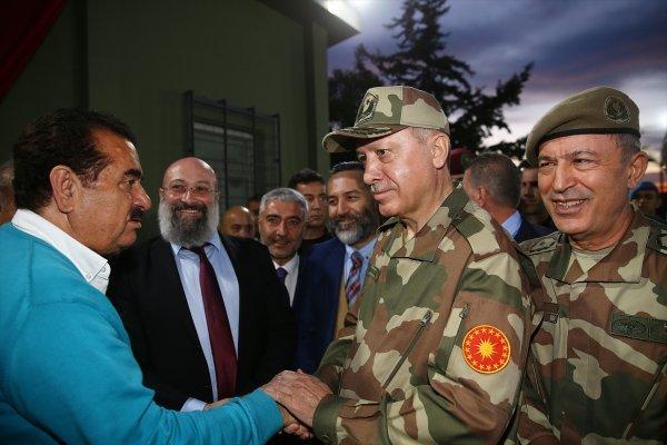 Askere moral veren sanatçılar CHP'nin hedefi oldu