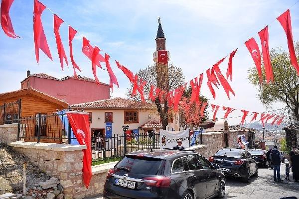 400 yıllık Hacı Hüsrev Camii yeniden ibadete açıldı