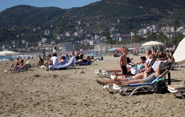 Antalya'nın mavi incisi Kleopatra Plajı