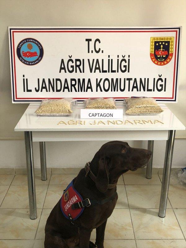 Kaza yapan tırdan 66 bin 562 uyuşturucu hap çıktı