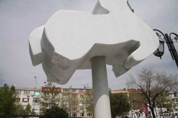 Tekirdağ’da heykellere saldırı