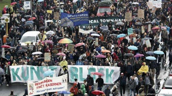Almanya'da artan ev fiyatları protesto edildi
