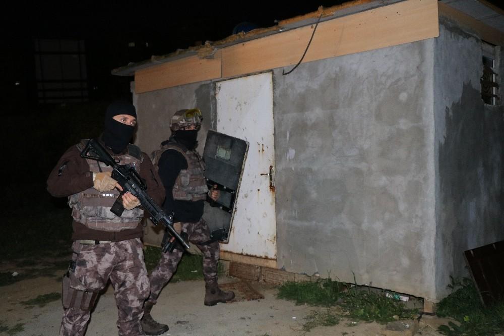 İstanbul’da nefes kesen şafak operasyonu: 15 gözaltı