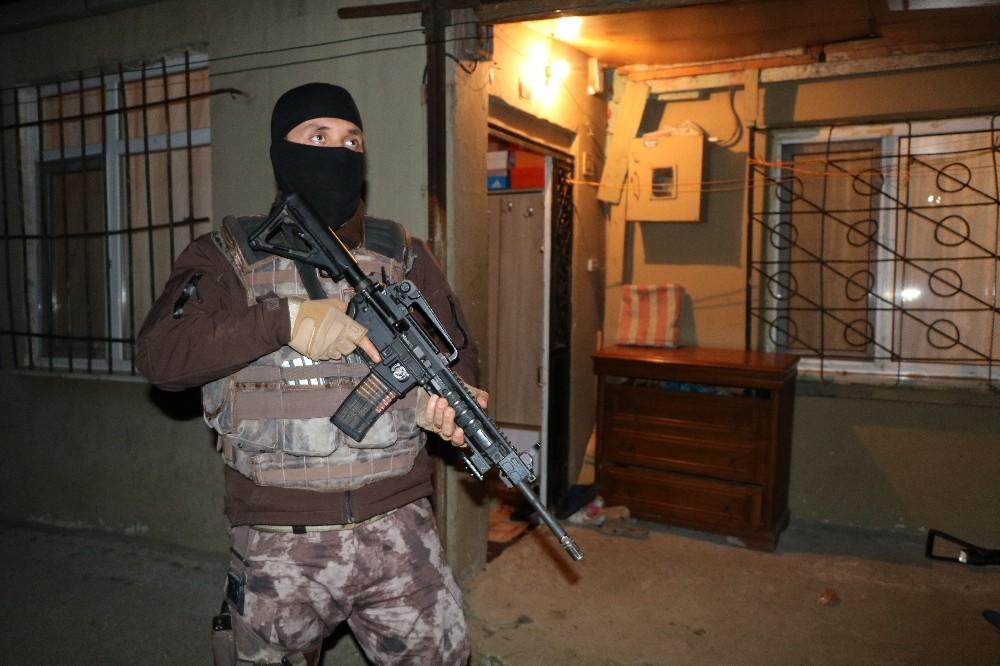 İstanbul’da nefes kesen şafak operasyonu: 15 gözaltı