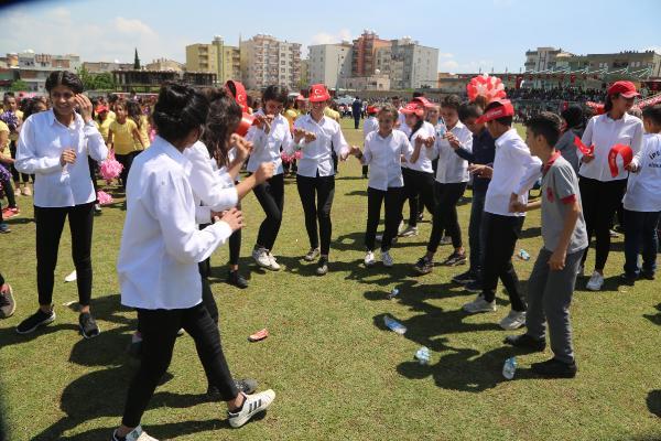Silopi'de 23 Nisan 6 yıl sonra statta kutlandı