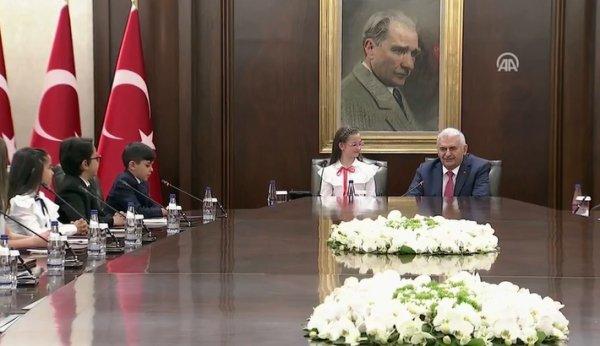 Başbakan Yıldırım Çankaya'da çocukları ağırladı