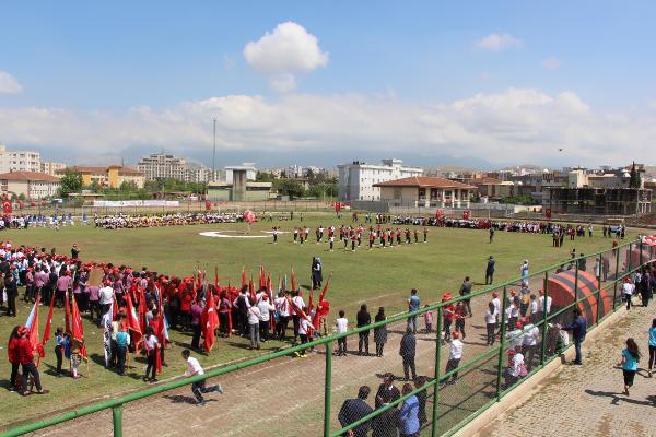 Silopi'de 23 Nisan 6 yıl sonra statta kutlandı