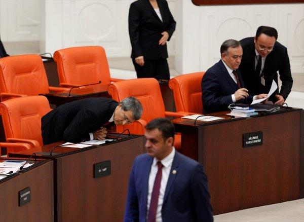 İyi Partililer grup sıralarına oturdu