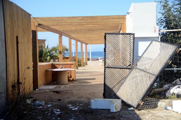 Hadise'nin işlettiği beach club yıkıldı