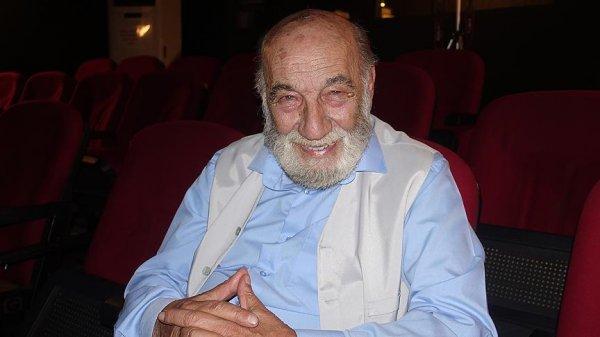 Yılmaz Gruda: Tiyatro benim için sevdadır