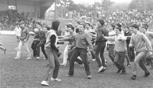 Bir futbol maçı savaşa dönüştü: El Salvador- Honduras