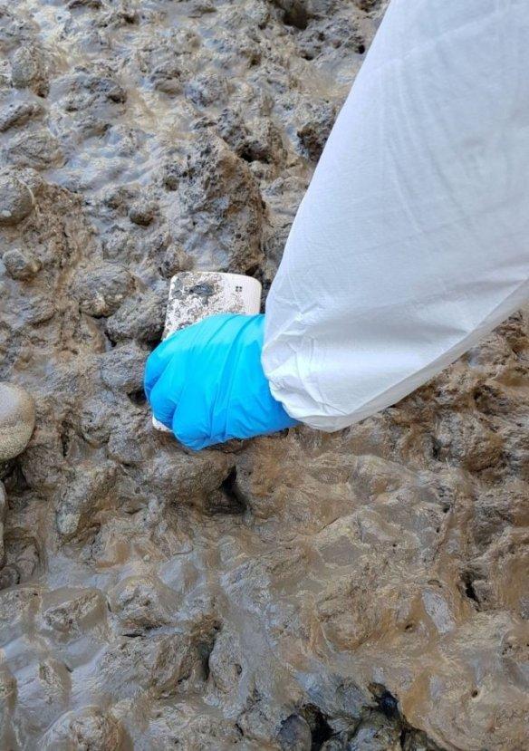 FETÖ’cünün su çukuruna attığı telefon bulundu