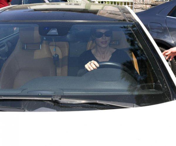 Defne Samyeli Cem Yılmaz'ın evinden çıktı