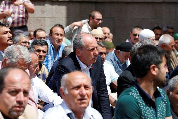 Muharrem İnce cuma namazında