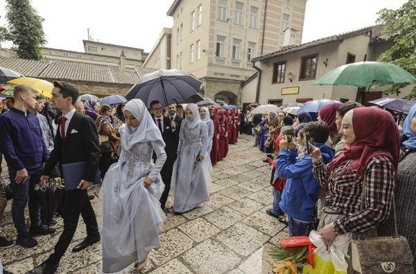 Bosna'da 468 yıllık Gazi Hüsrev Bey Medresesi mezun verdi