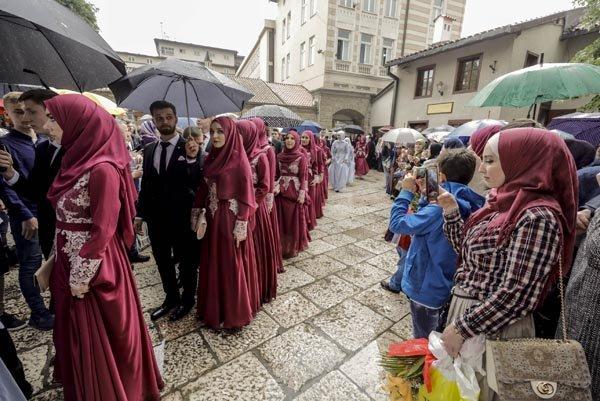 Bosna'da 468 yıllık Gazi Hüsrev Bey Medresesi mezun verdi
