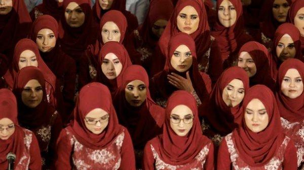 Bosna'da 468 yıllık Gazi Hüsrev Bey Medresesi mezun verdi